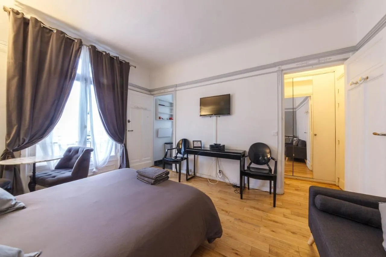 Private Studio - Avenue Des Champs-elysees Παρίσι